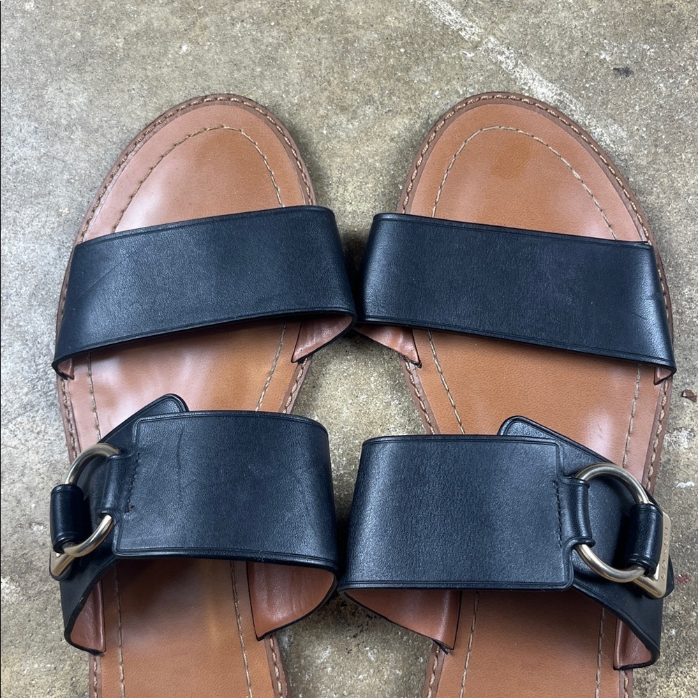 Coach Hallie Sandals
Size: 11 - Picture 7 of 9